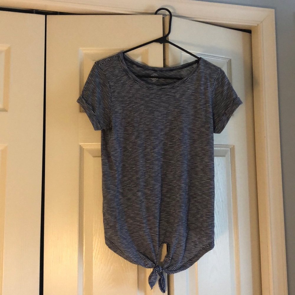 striped shirt sleeve tee with tie in the front